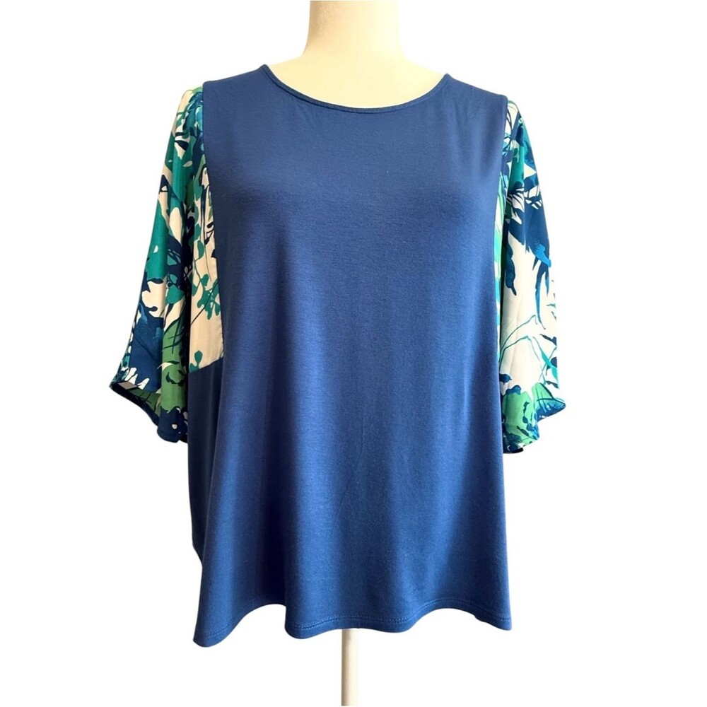 Chico's Blue Floral Sleeve Top Size Large Blue Flutter Sleeve Blouse Relaxed Fit